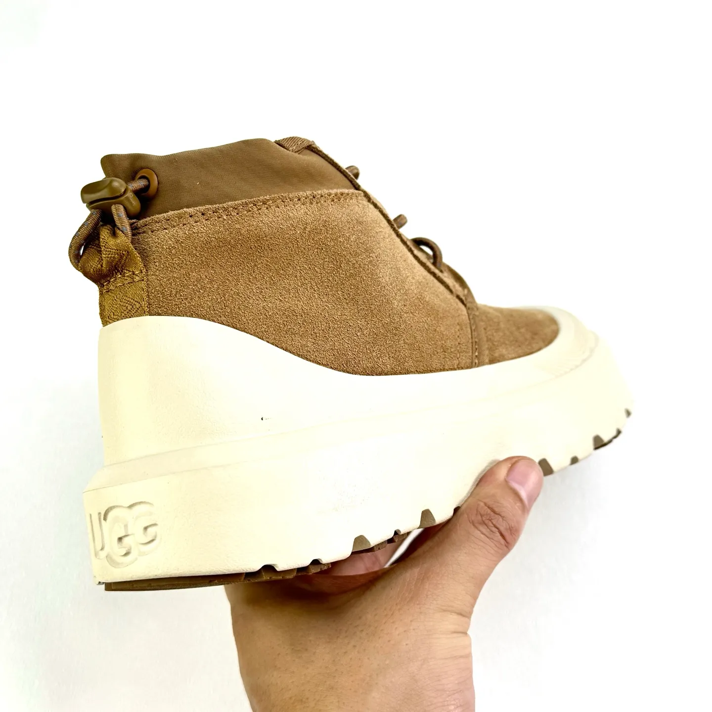 Local 💰600 [Wang Yibo's same style 3991UGG waterproof Tasman high top] The upper is made of high-mercerized cow suede, with fine texture and good gloss, non-currency cow suede! The outsole is made of a combination of injection molding and IP foam (referred to as the original sole). It requires multiple processes and high costs. It is lightweight and feels better on your feet. It is a one-piece, ready-made outsole that is not a currency! Sheep fur lining, warm and skin-friendly size: 35 36 37 38 39 40 41 42 43 44 45